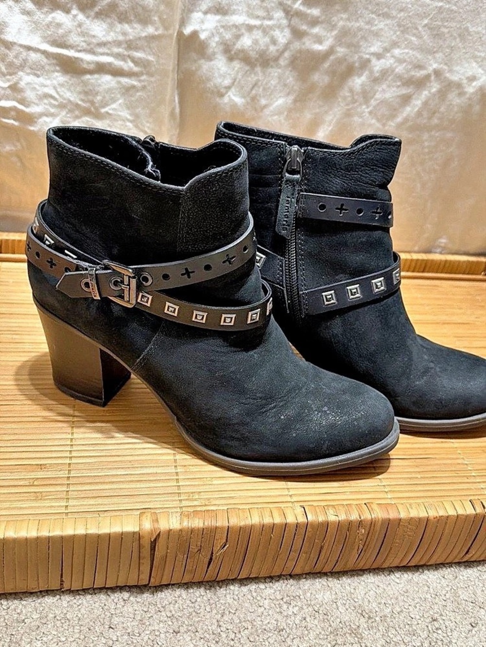 Tamaris Black Studded Ankle Boots sz 37